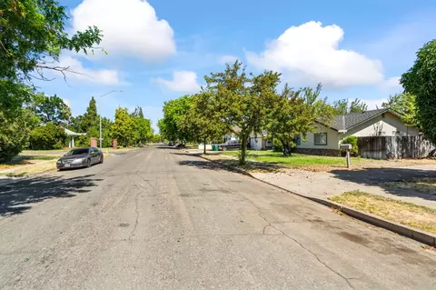 1206 S School St, Lodi, CA 95240 photo 2