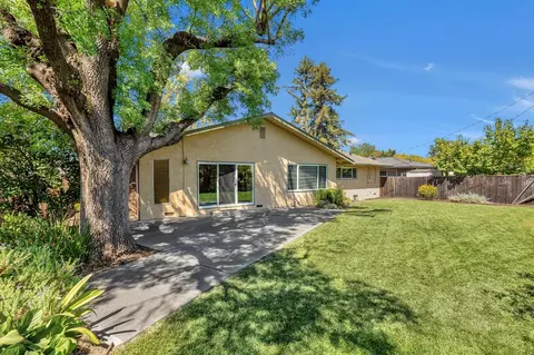 Exterior - 1114 Redwood Ln, Davis, CA 95616 photo 4 of 6