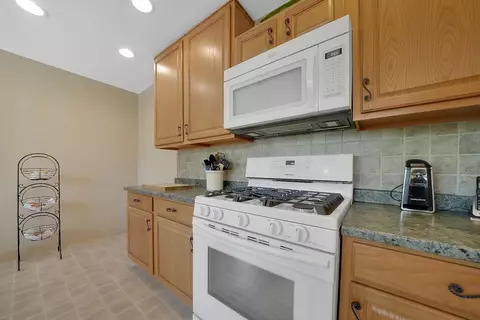 Kitchen - 20895 E Warner Rd, Pine Grove, CA 95665 photo 5 of 6