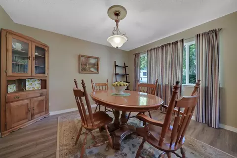 Dining - 20895 E Warner Rd, Pine Grove, CA 95665 photo 2 of 4