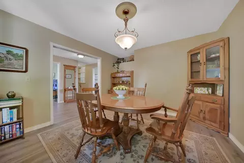Dining - 20895 E Warner Rd, Pine Grove, CA 95665 photo 3 of 4