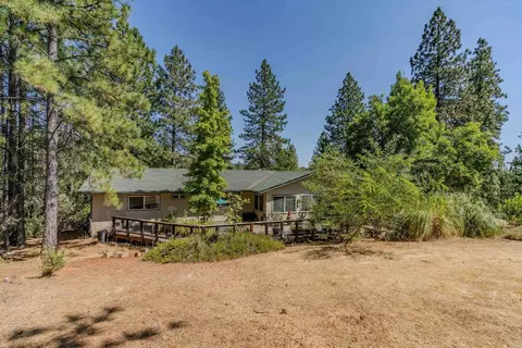 Exterior - 20895 E Warner Rd, Pine Grove, CA 95665 photo 2 of 14
