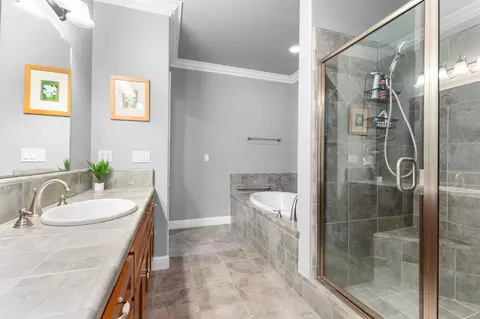 Bath - 4087 Wild Cherry Ct, Cool, CA 95614 photo 4 of 6