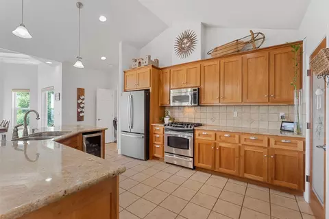 Kitchen - 4087 Wild Cherry Ct, Cool, CA 95614 photo 4 of 7
