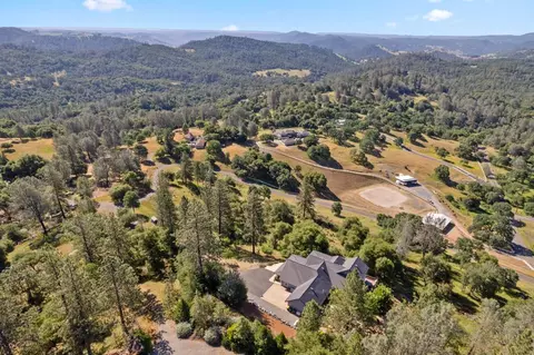 View/Area - 4087 Wild Cherry Ct, Cool, CA 95614 photo 3 of 10