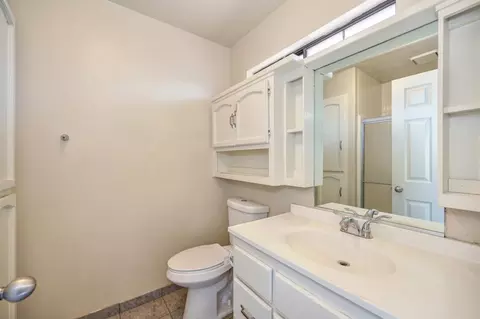Bath - 3129 Pembroke Dr, Modesto, CA 95350 photo 3 of 3
