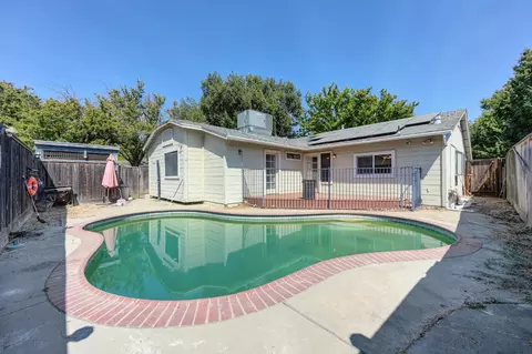 Exterior - 3129 Pembroke Dr, Modesto, CA 95350 photo 3 of 3