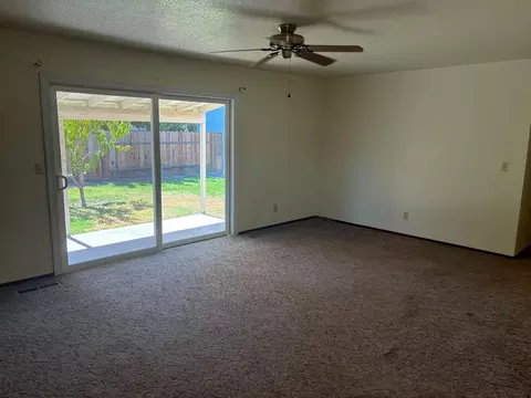 320 E Tuolumne Rd, Turlock, CA 95382 photo 12