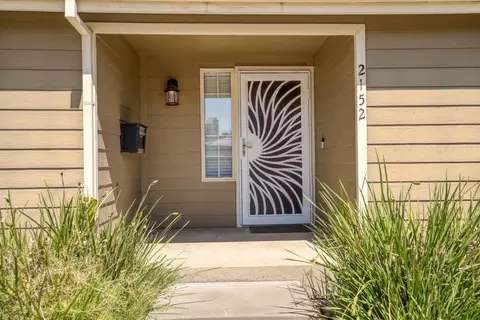 Exterior - 2152 Cobblestone Mnr, Modesto, CA 95355 photo 4 of 10