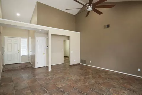 Living - 2152 Cobblestone Mnr, Modesto, CA 95355 photo 5 of 7