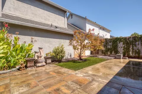 Exterior - 2152 Cobblestone Mnr, Modesto, CA 95355 photo 7 of 10