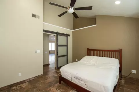 Bedroom - 2152 Cobblestone Mnr, Modesto, CA 95355 photo 4 of 5