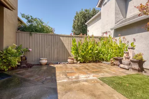 Exterior - 2152 Cobblestone Mnr, Modesto, CA 95355 photo 10 of 10