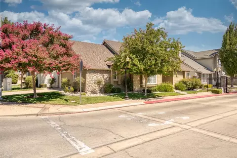 Exterior - 2152 Cobblestone Mnr, Modesto, CA 95355 photo 2 of 10