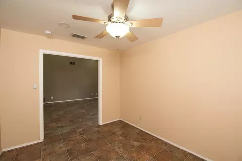 Living - 2152 Cobblestone Mnr, Modesto, CA 95355 photo 6 of 7