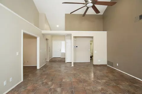 Living - 2152 Cobblestone Mnr, Modesto, CA 95355 photo 3 of 7