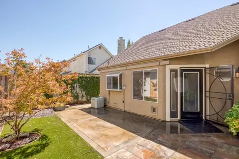 Exterior - 2152 Cobblestone Mnr, Modesto, CA 95355 photo 5 of 10