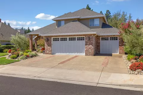 935 Interlaken Dr, Lodi, CA 95242 photo 4