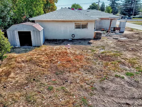 Exterior - 463 Weaver Ave, Merced, CA 95341 photo 14 of 22