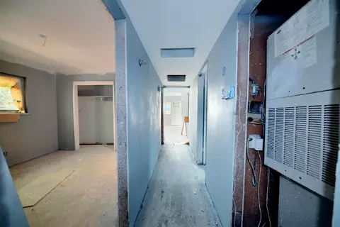 Entry Way - 463 Weaver Ave, Merced, CA 95341 photo 8 of 9