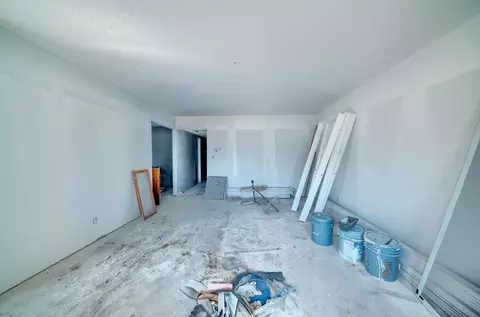 Living - 463 Weaver Ave, Merced, CA 95341 photo 1 of 5