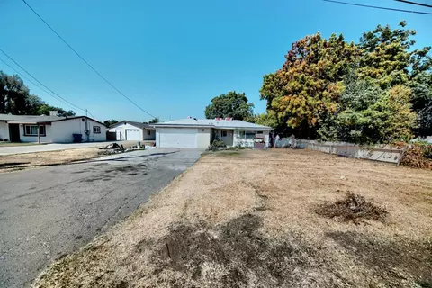 Exterior - 463 Weaver Ave, Merced, CA 95341 photo 3 of 22