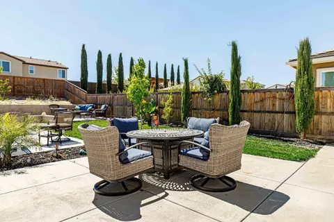 Exterior - 21208 Grapevine Dr, Patterson, CA 95363 photo 6 of 19