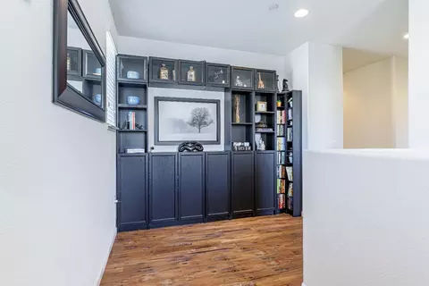 Entry Way - 21208 Grapevine Dr, Patterson, CA 95363 photo 6 of 7