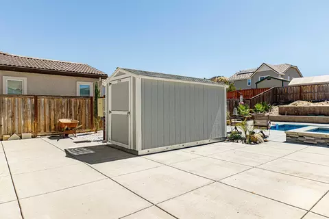 Exterior - 21208 Grapevine Dr, Patterson, CA 95363 photo 5 of 19