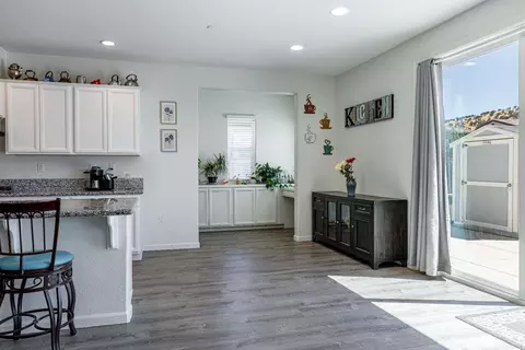 Entry Way - 21208 Grapevine Dr, Patterson, CA 95363 photo 4 of 7