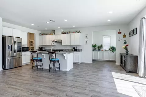 Kitchen - 21208 Grapevine Dr, Patterson, CA 95363 photo 1 of 4