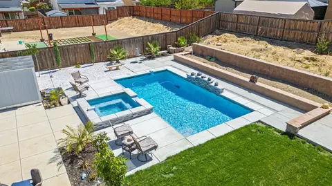 Exterior - 21208 Grapevine Dr, Patterson, CA 95363 photo 16 of 19