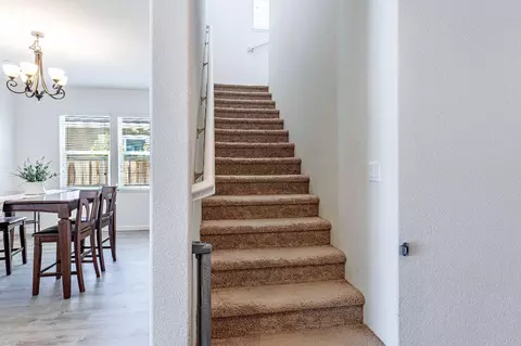 Entry Way - 21208 Grapevine Dr, Patterson, CA 95363 photo 5 of 7