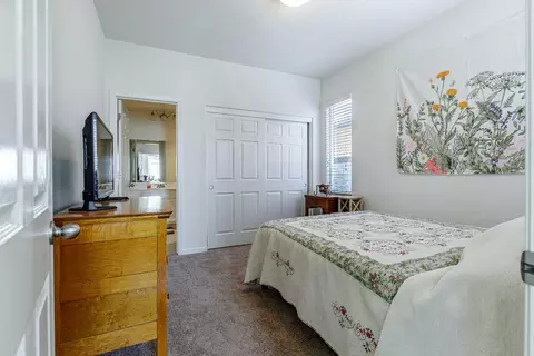 Bedroom - 21208 Grapevine Dr, Patterson, CA 95363 photo 1 of 6