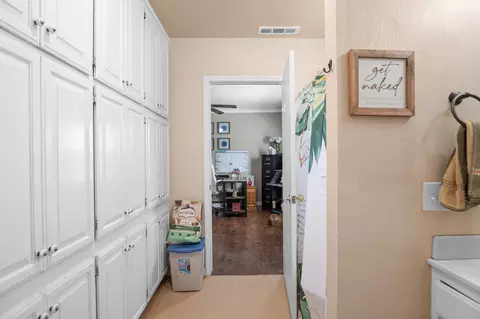 Entry Way - 730 Laurel Ave, Gustine, CA 95322 photo 3 of 3