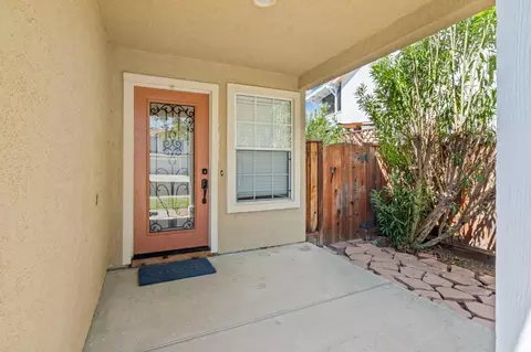 847 Robert L Smith Dr, Tracy, CA 95376 photo 2