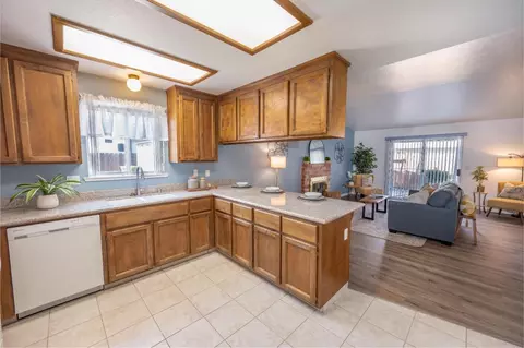 820 Altamont Ct, Modesto, CA 95358 photo 5