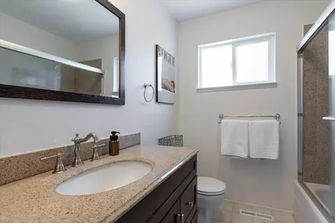 Bath - 2989 Highgrade St, Placerville, CA 95667 photo 2 of 3