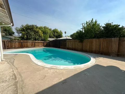 1809 Skylane Way, Modesto, CA 95350 photo 2
