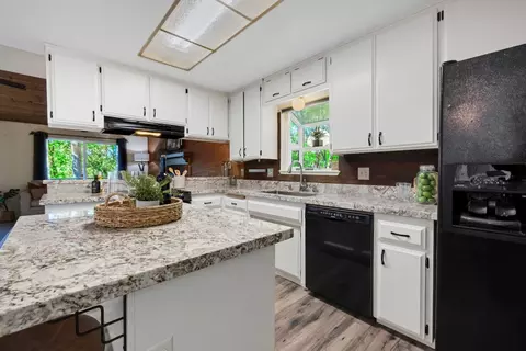 Kitchen - 775 Washington Irving Dr, Colfax, CA 95713 photo 2 of 3
