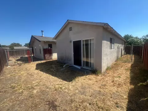 Exterior - 1817 Glouster Way, Modesto, CA 95350 photo 7 of 10