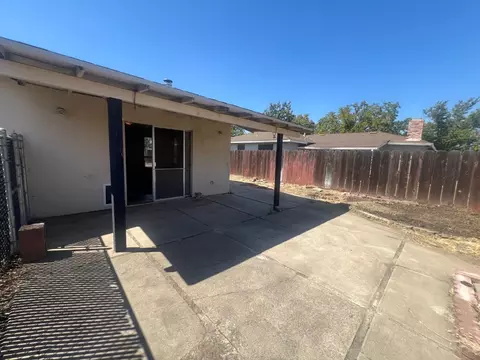 Exterior - 1817 Glouster Way, Modesto, CA 95350 photo 5 of 10