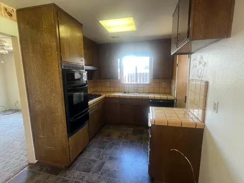 Kitchen - 1817 Glouster Way, Modesto, CA 95350 photo 1 of 3