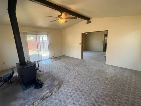 Living - 1817 Glouster Way, Modesto, CA 95350 photo 4 of 9