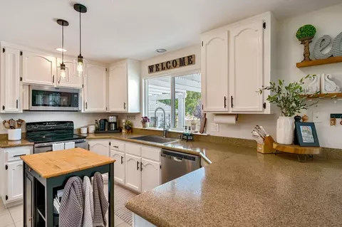 Kitchen - 3380 Excalibar Rd, Placerville, CA 95667 photo 2 of 4