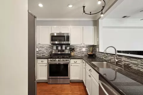 Kitchen - 2401 Eilers Ln #501, Lodi, CA 95242 photo 1 of 6