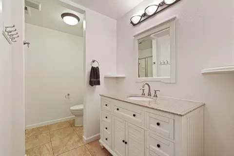 Bath - 2401 Eilers Ln #501, Lodi, CA 95242 photo 1 of 3