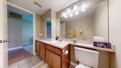 Bath - 5900 Grant Ave #103, Carmichael, CA 95608 photo 3 of 5