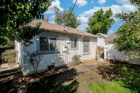 Exterior - 304 S 4th St, Patterson, CA 95363 photo 4 of 10