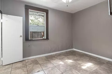 Bedroom - 304 S 4th St, Patterson, CA 95363 photo 7 of 9